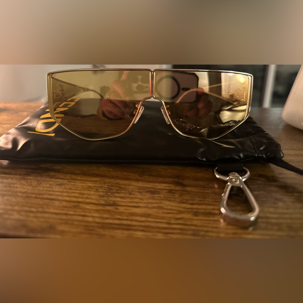 Authenticated Gold metal FENDI SUNGLASSES UNISEX.